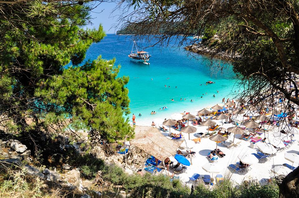 Marble Beach sau plaja de marmura din thassos